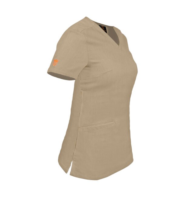ef4f7a_9d81009444ee4b6ba46715ab601d6133mv2.jpg Bluza medicala de dama slim fit cu trei buzunare